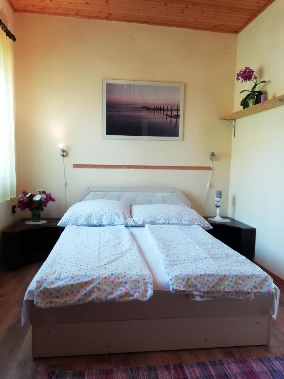 Holiday Home In Balatonmariafuerdo 19327 Balatonkeresztúr Szoba fotó