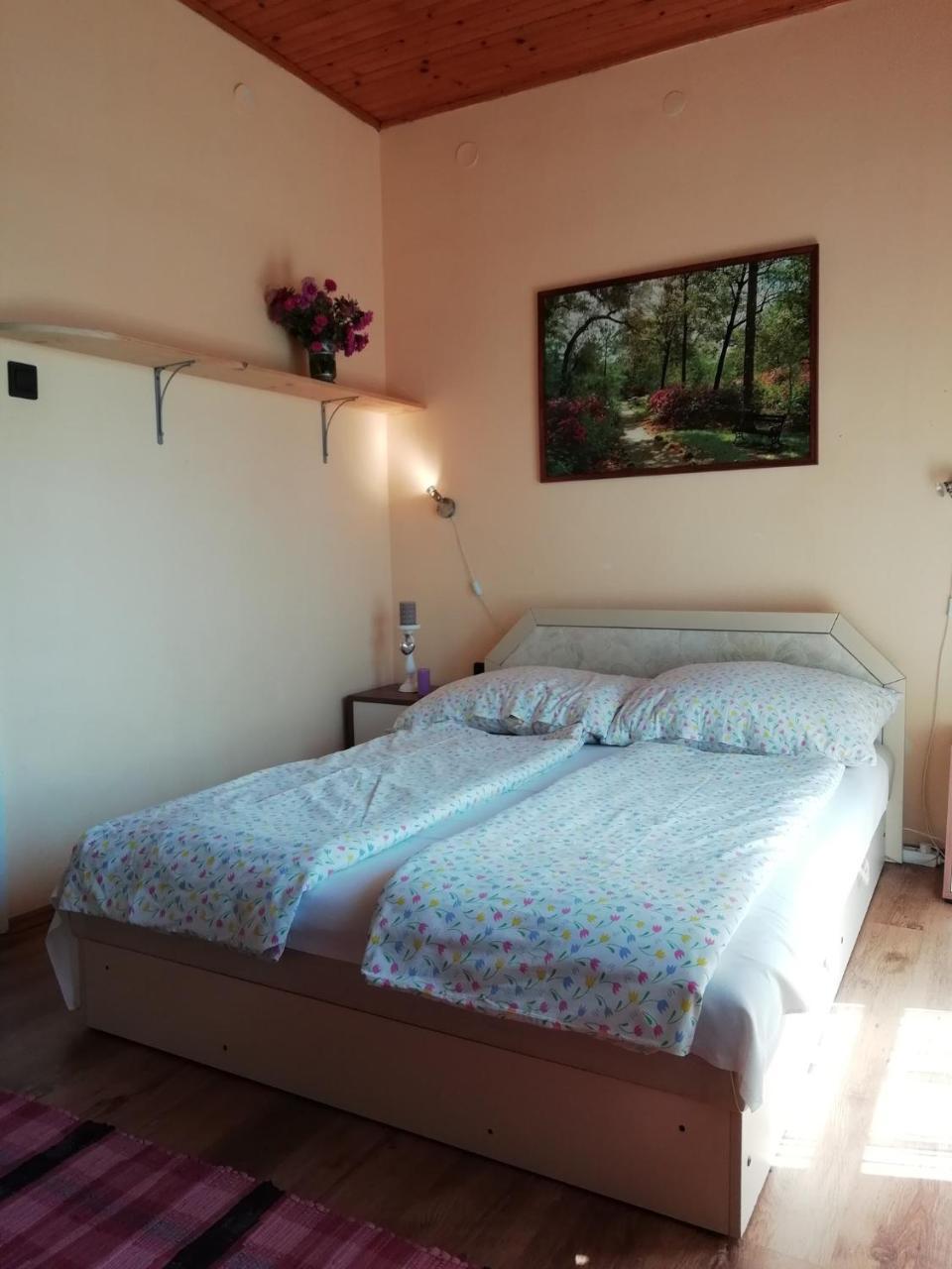 Holiday Home In Balatonmariafuerdo 19327 Balatonkeresztúr Szoba fotó